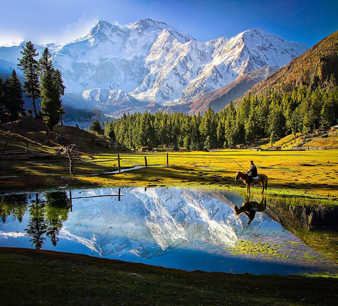 Why it&#8217;s a great idea to visit Himalayas this autumn