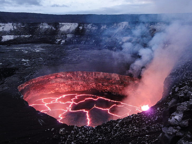 Hawaii Volcanoes National Park for a virtual travel