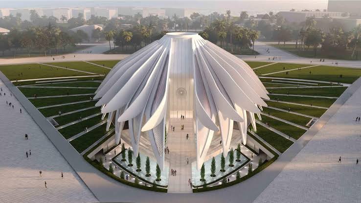 Watch the Falcon in flight at UAE Pavilion Expo 2020