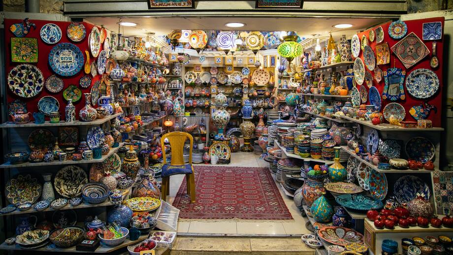 Top 10 Qatar souvenirs you can buy to remember your trip